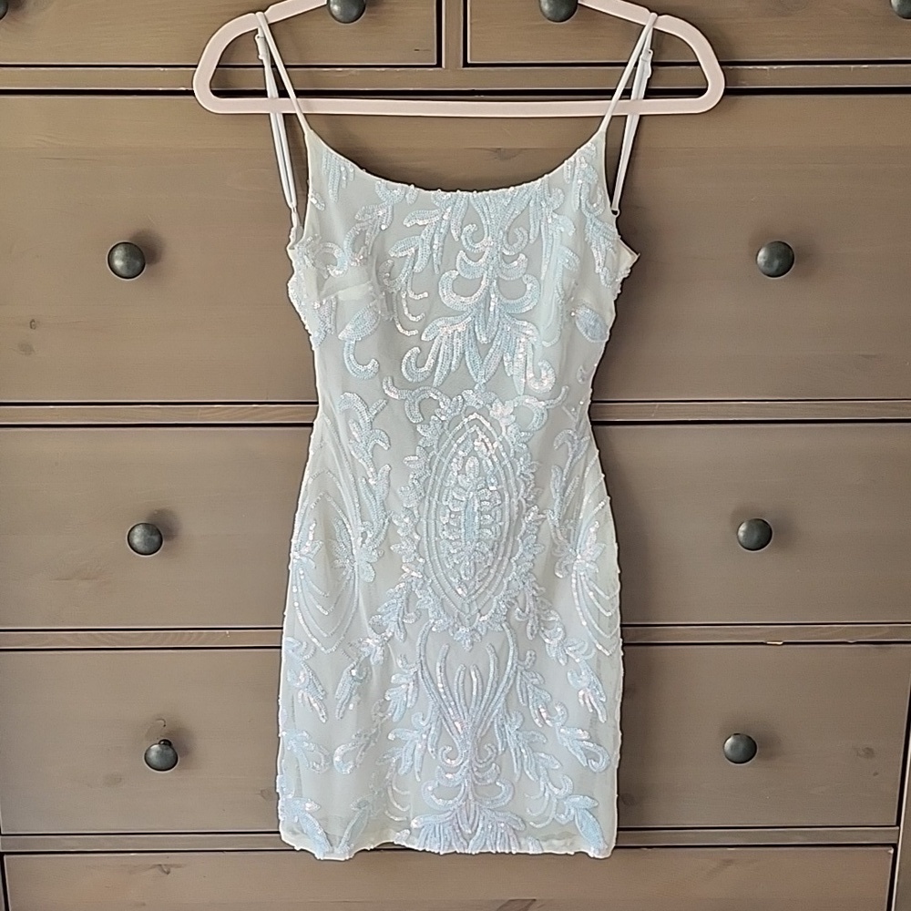 MIDNIGHT DOLL IRIDESCENT SEQUENCE SPARKLE MINI LENGTH WHITE DRESS SIZE XS